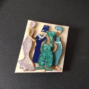 Woman Pin By Lucinda